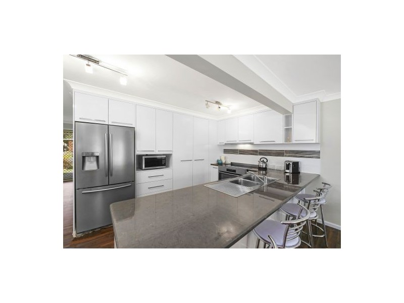 2 Carmel Avenue, Budgewoi NSW 2262