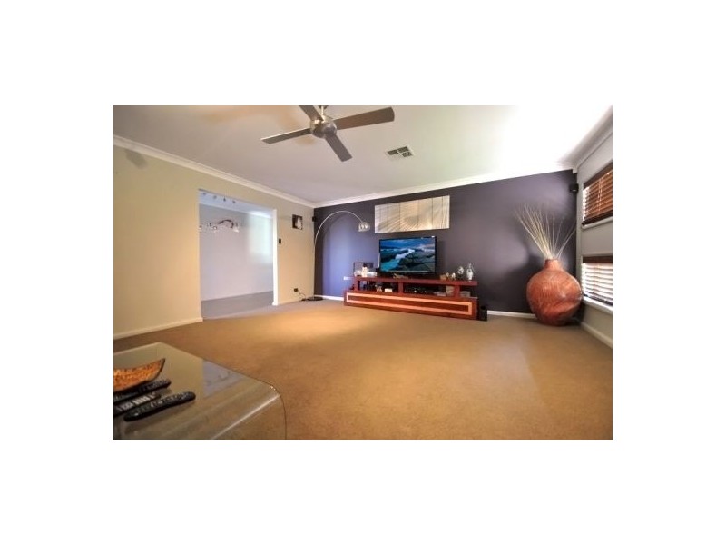 25 Wallum Crescent, Woongarrah NSW 2259