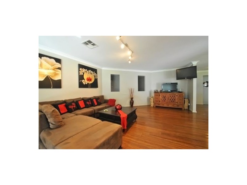 25 Wallum Crescent, Woongarrah NSW 2259