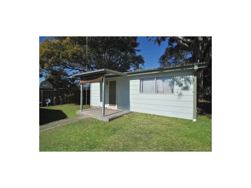 8 James Road, Toukley NSW 2263