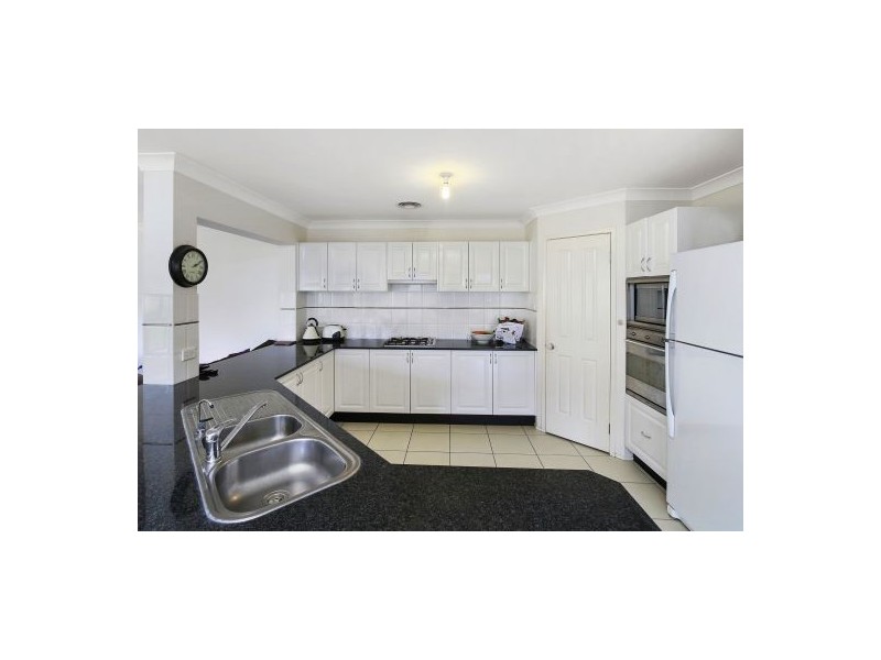 13 Highcliff Close, Woongarrah NSW 2259