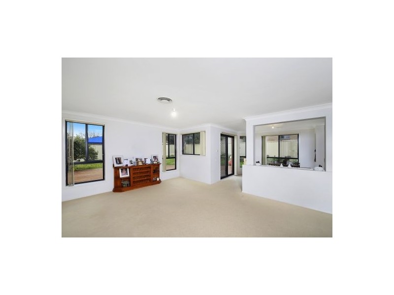 13 Highcliff Close, Woongarrah NSW 2259