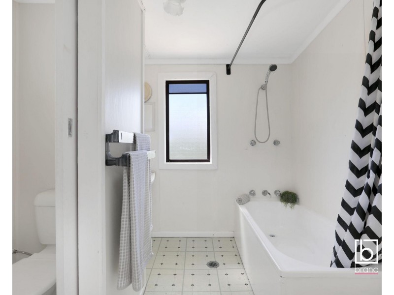 50 Moss Avenue, Toukley NSW 2263