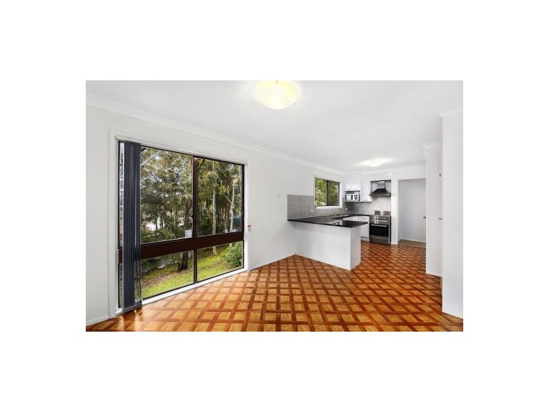 4 Leslie Avenue, Gorokan NSW 2263