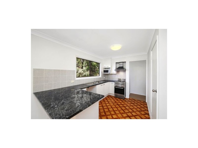 4 Leslie Avenue, Gorokan NSW 2263