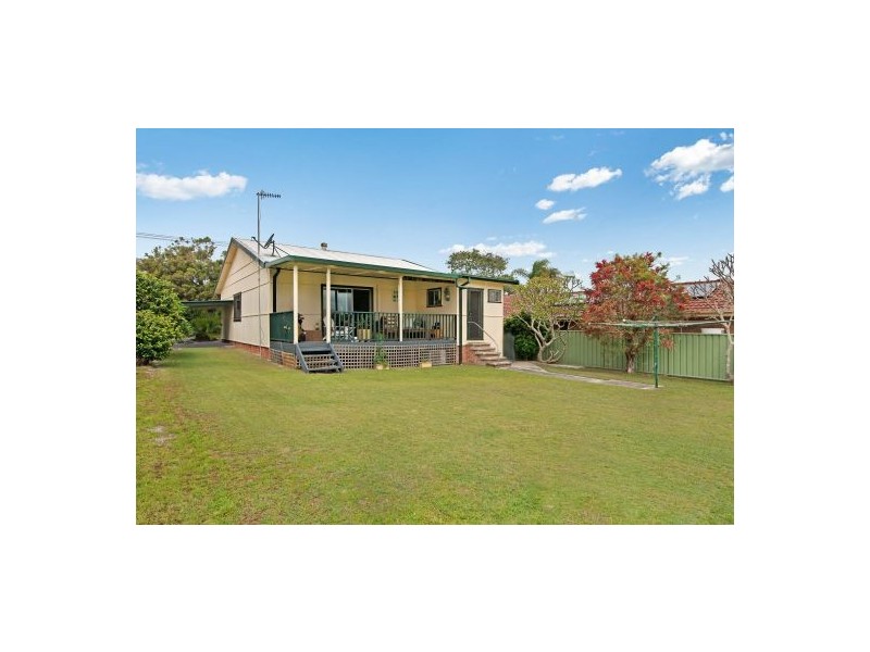 12 CANTON BEACH ROAD, Toukley NSW 2263