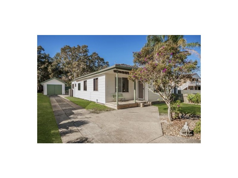 25 Canton Beach Road, Toukley NSW 2263