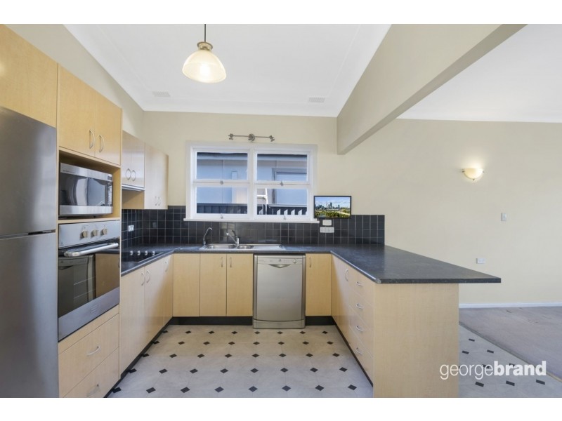 8 Eighth Avenue, Toukley NSW 2263