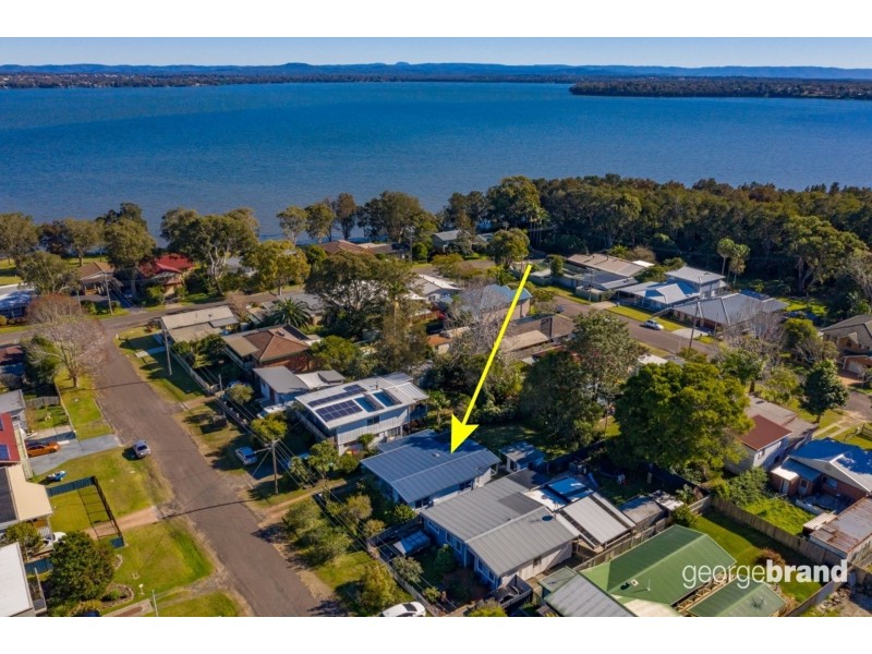 8 Eighth Avenue, Toukley NSW 2263