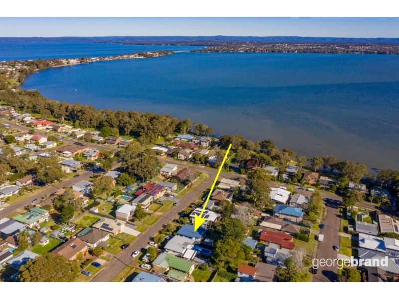 8 Eighth Avenue, Toukley NSW 2263