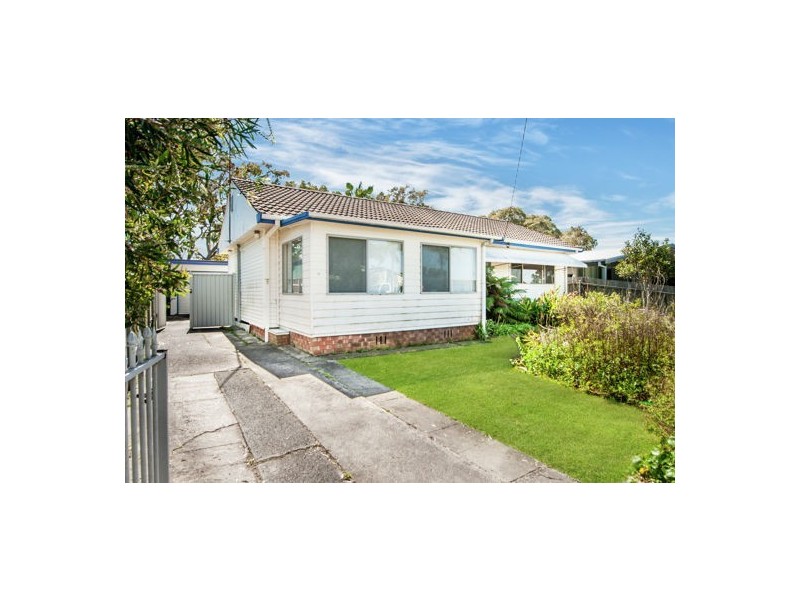 18 First Avenue, Toukley NSW 2263