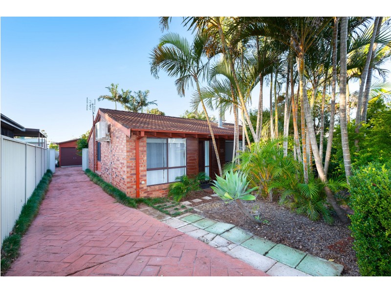 20 Fourth Avenue, Toukley NSW 2263