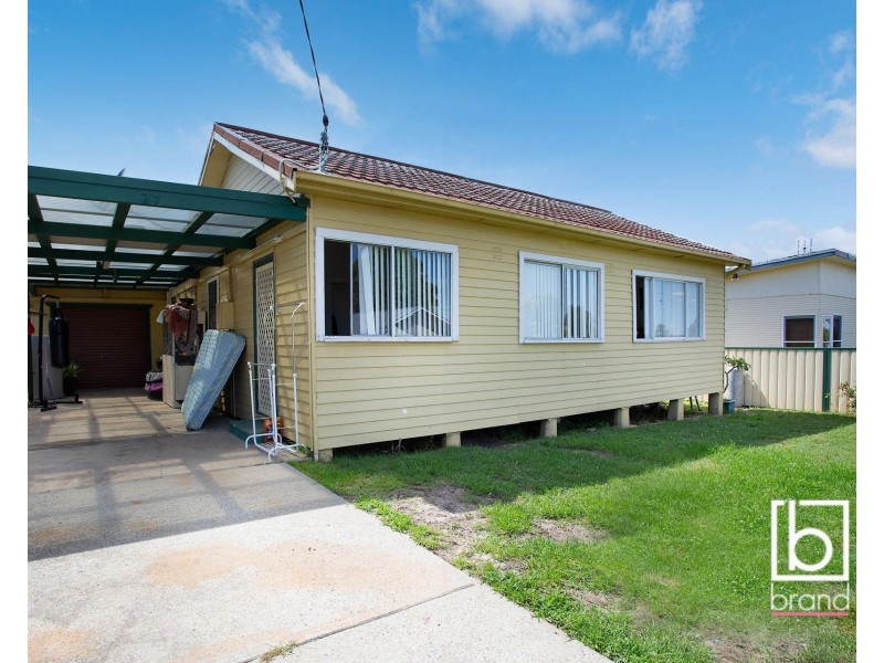 27 Holmes Avenue, Toukley NSW 2263