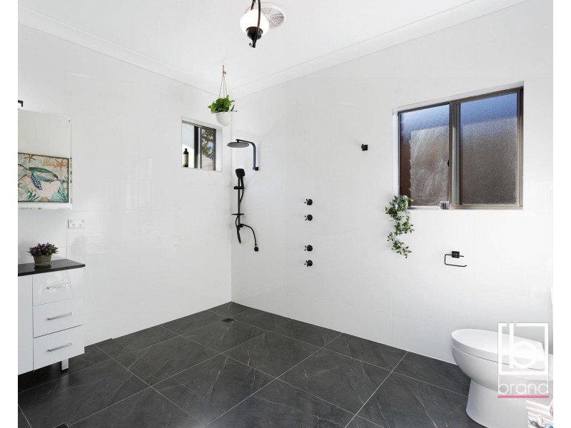 16 Leonard Avenue, Toukley NSW 2263