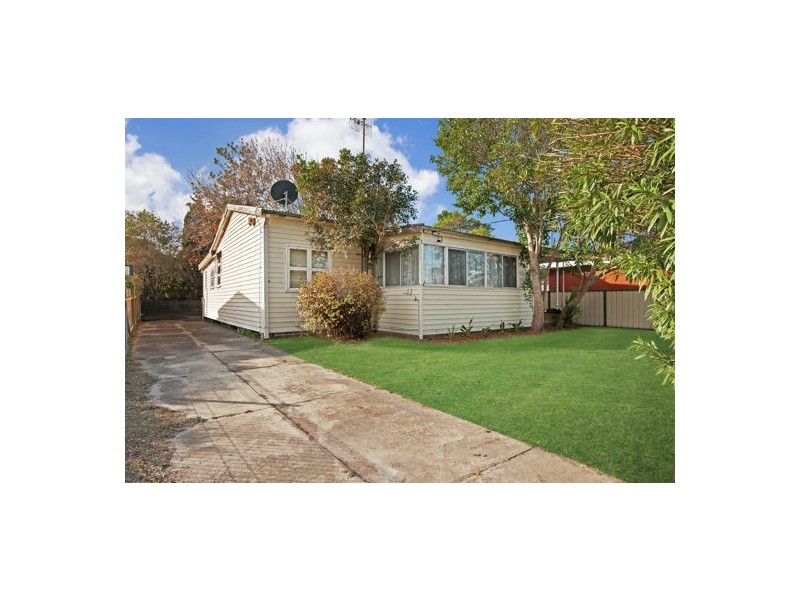 40 Moss Avenue, Toukley NSW 2263