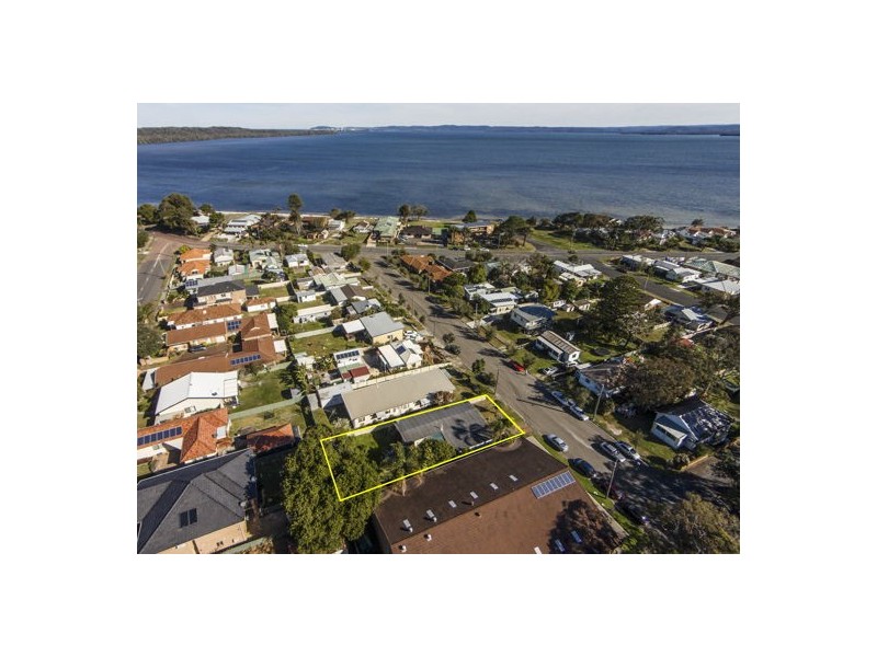 11 Pearce Avenue, Toukley NSW 2263
