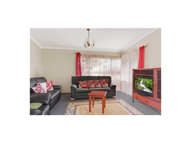 11 Pearce Avenue, Toukley NSW 2263