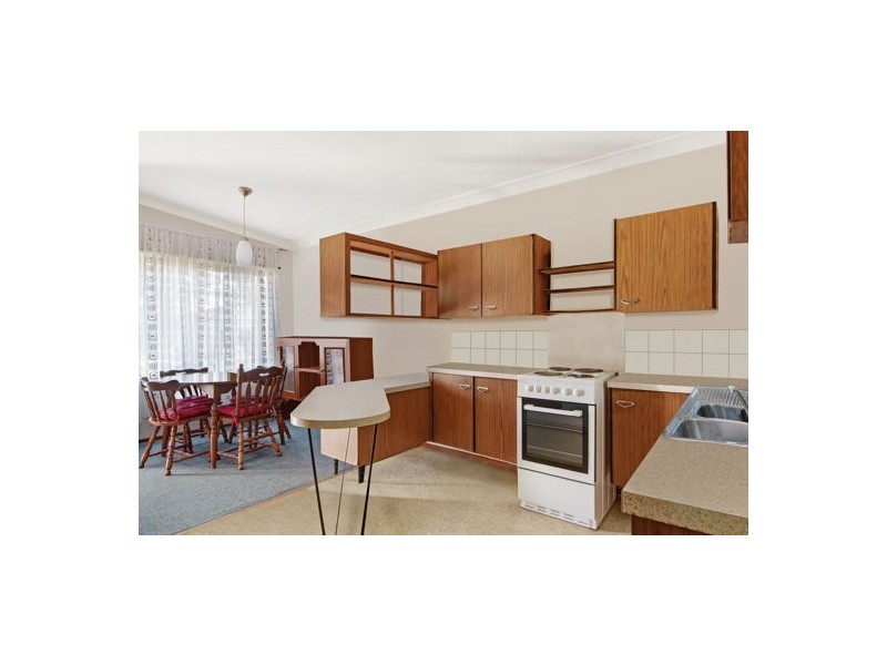 11 Pearce Avenue, Toukley NSW 2263