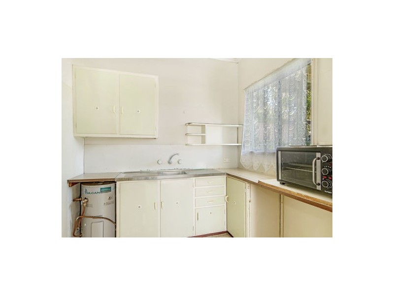 11 Pearce Avenue, Toukley NSW 2263