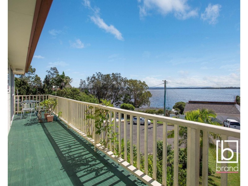 8 Rowland Terrace, Toukley NSW 2263