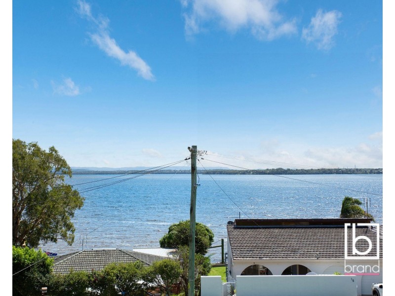8 Rowland Terrace, Toukley NSW 2263