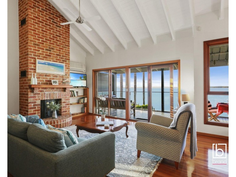 11 Rowland Terrace, Toukley NSW 2263