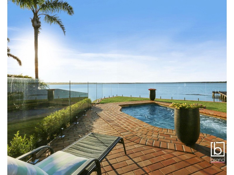 11 Rowland Terrace, Toukley NSW 2263