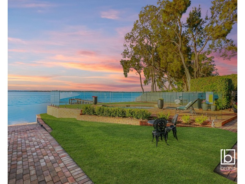 11 Rowland Terrace, Toukley NSW 2263