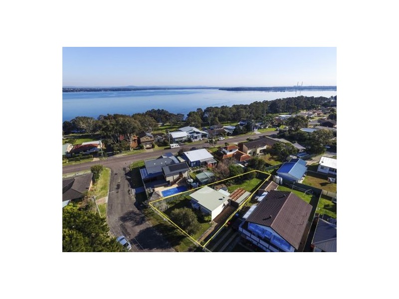 2 Second Avenue, Toukley NSW 2263