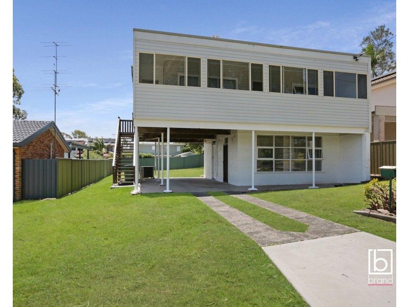 6 SEVENTH AVE, Toukley NSW 2263