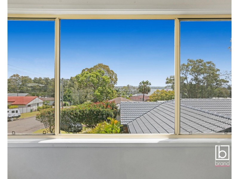 6 SEVENTH AVE, Toukley NSW 2263