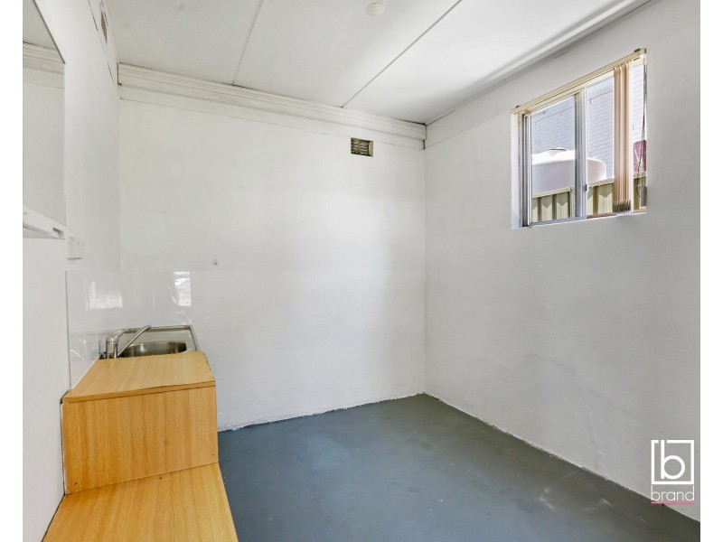 6 SEVENTH AVE, Toukley NSW 2263