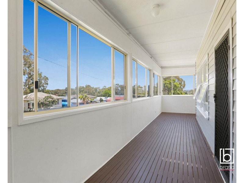 6 SEVENTH AVE, Toukley NSW 2263