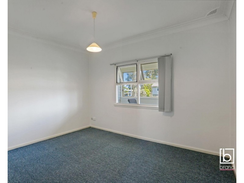 6 SEVENTH AVE, Toukley NSW 2263