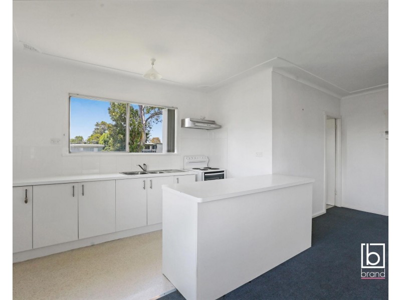 6 SEVENTH AVE, Toukley NSW 2263