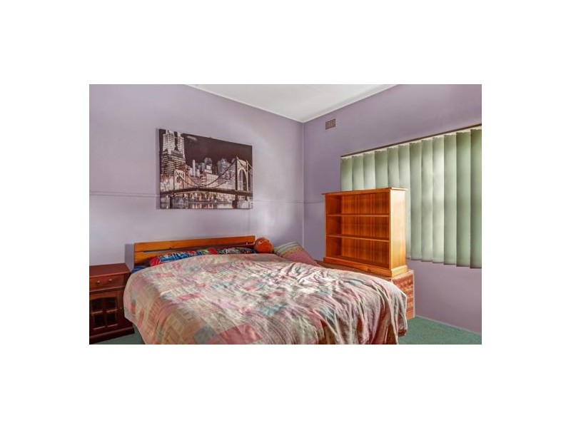 4 Yaralla Road, Toukley NSW 2263