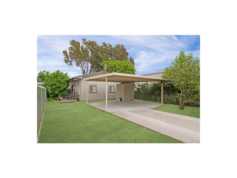 4 Yaralla Road, Toukley NSW 2263