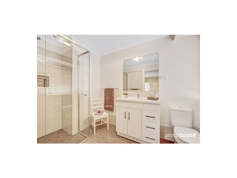 1 JANUARY ST, Tuggerawong NSW 2259