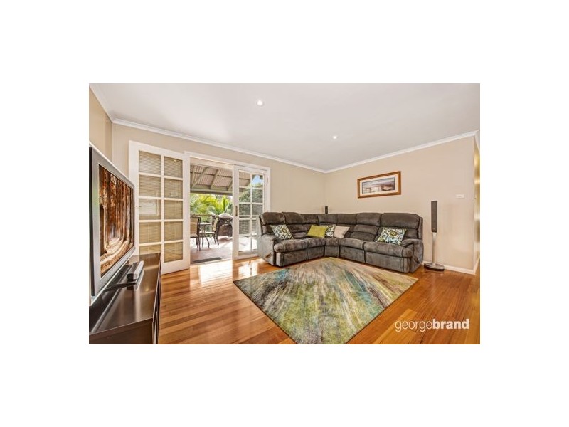 1 JANUARY ST, Tuggerawong NSW 2259