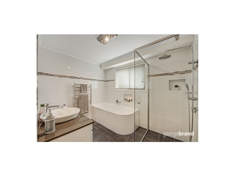 1 JANUARY ST, Tuggerawong NSW 2259