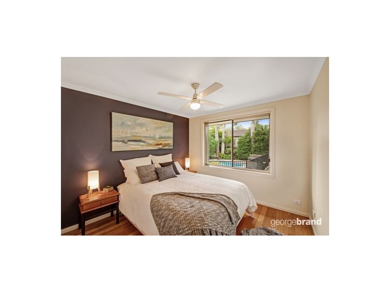 1 JANUARY ST, Tuggerawong NSW 2259