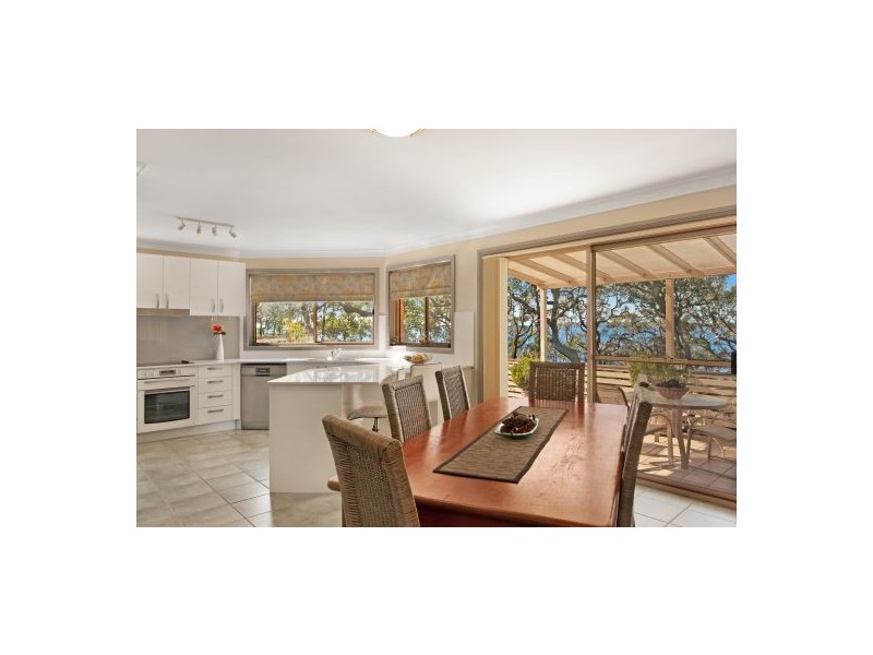 208 Tuggerawong Road, Tuggerawong NSW 2259