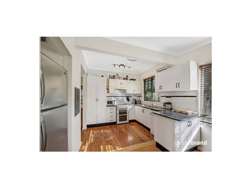 3 Warner Ave, Tuggerawong NSW 2259