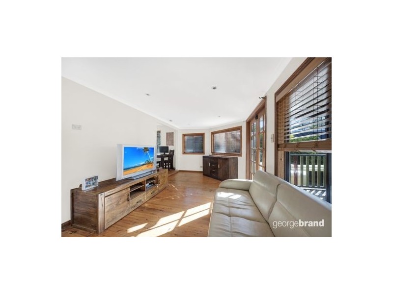 3 Warner Ave, Tuggerawong NSW 2259