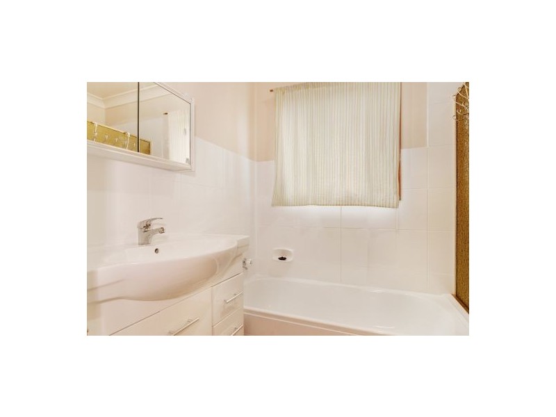 12/2 Cadonia Road, Tuggerawong NSW 2259