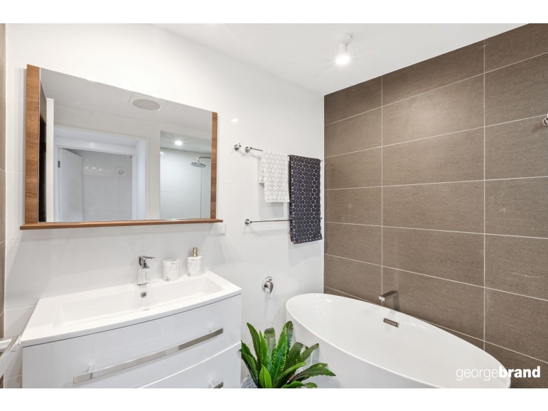 8 Clucas Avenue, Gorokan NSW 2263