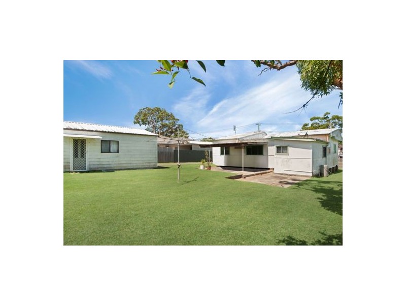 4 Dudley Street, Gorokan NSW 2263