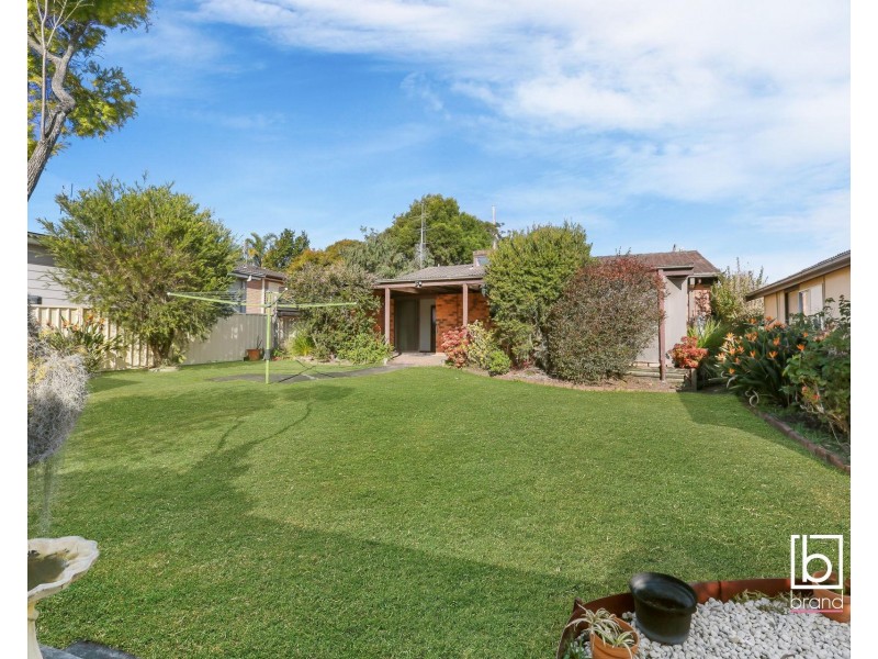 2 Esther Close, Gorokan NSW 2263