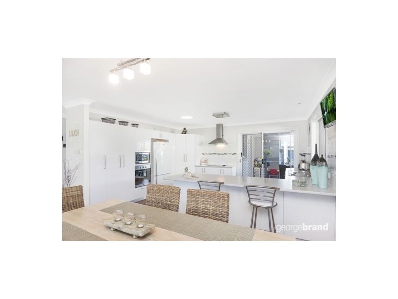 15 Kalulah Ave, Gorokan NSW 2263