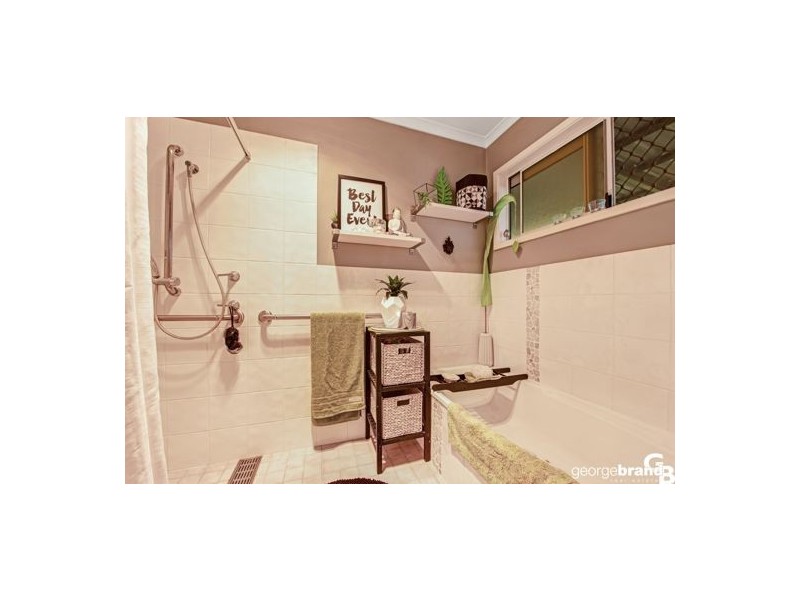 23 Leichhardt Road, Gorokan NSW 2263